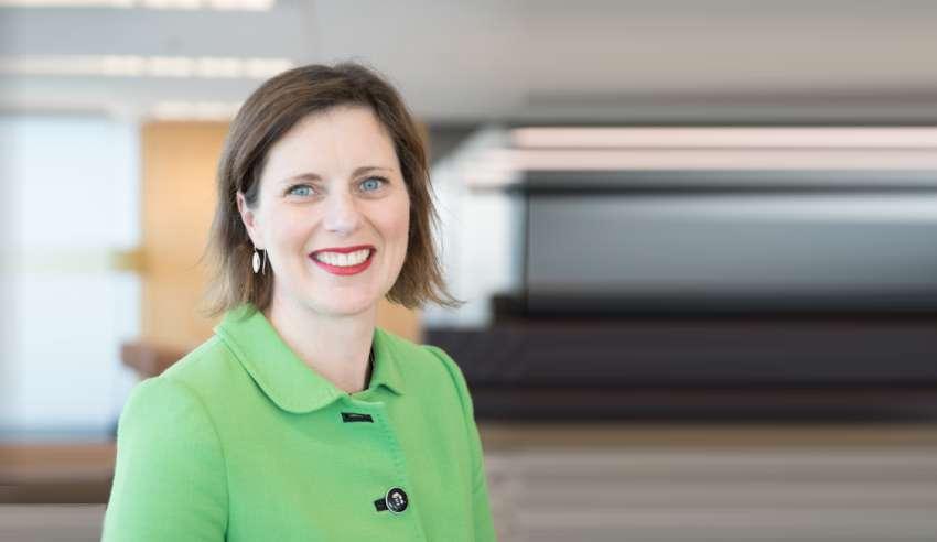 From lawyer in law firm to senior governance professional 