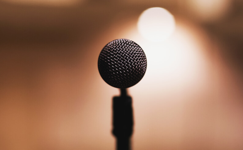 microphone 1 850